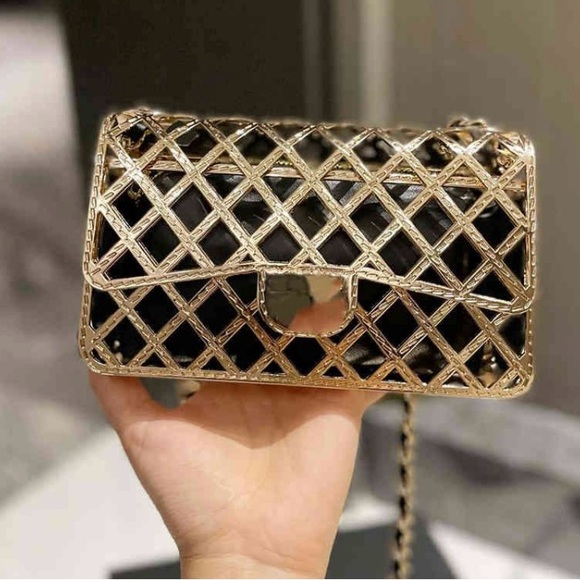 Beautiful, gold medal purse - Picture 2 of 4